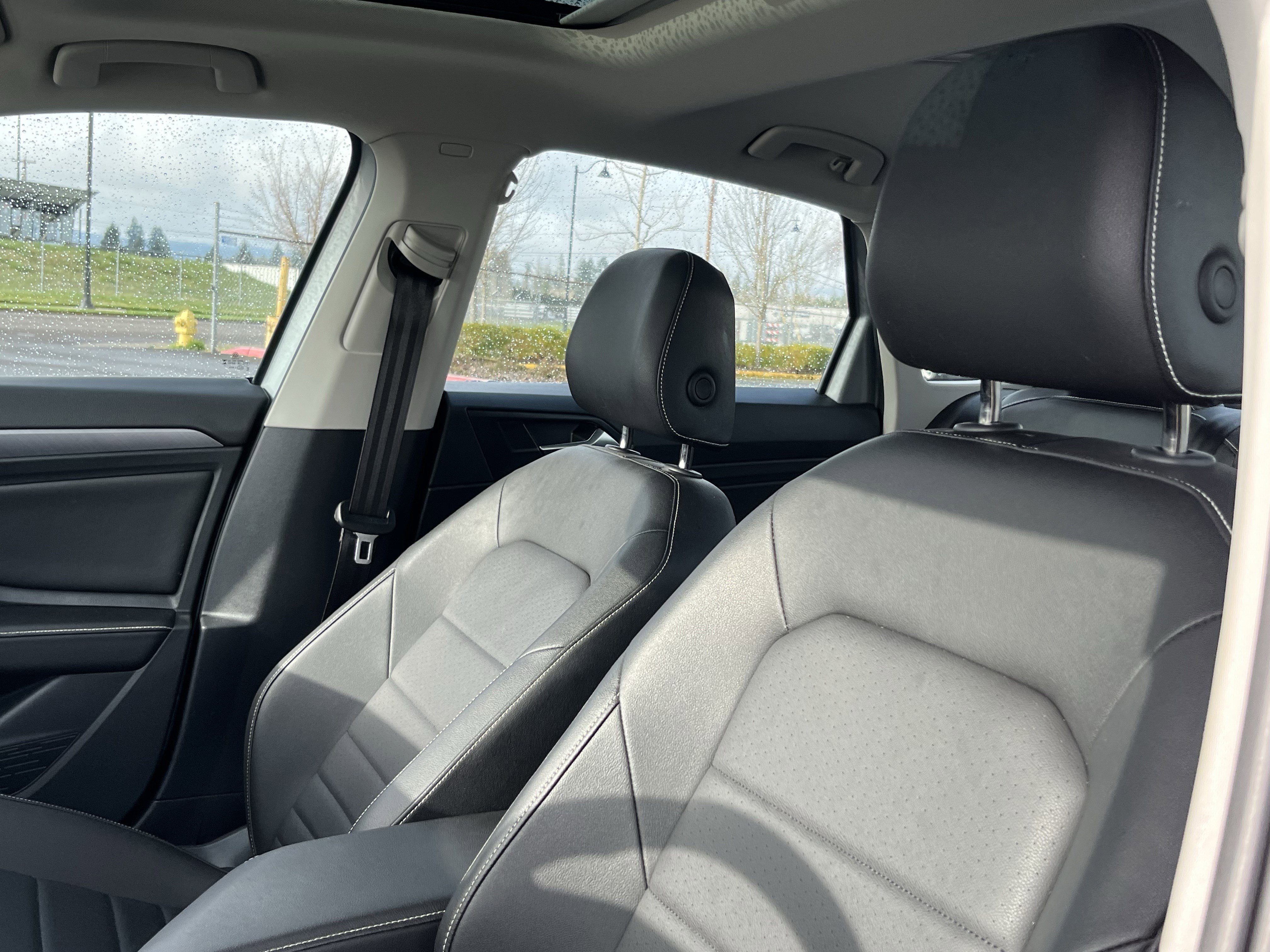 Used 2024 Volkswagen Jetta SE image 18