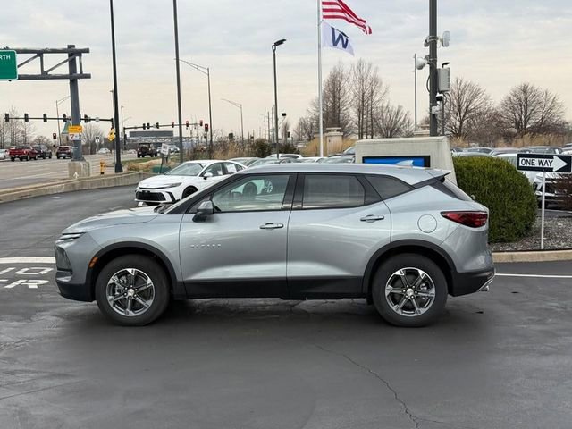 Used 2025 Chevrolet Blazer LT image 2