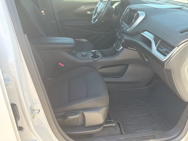 Used 2024 GMC Terrain SLE w/ Driver Convenience Package image 13