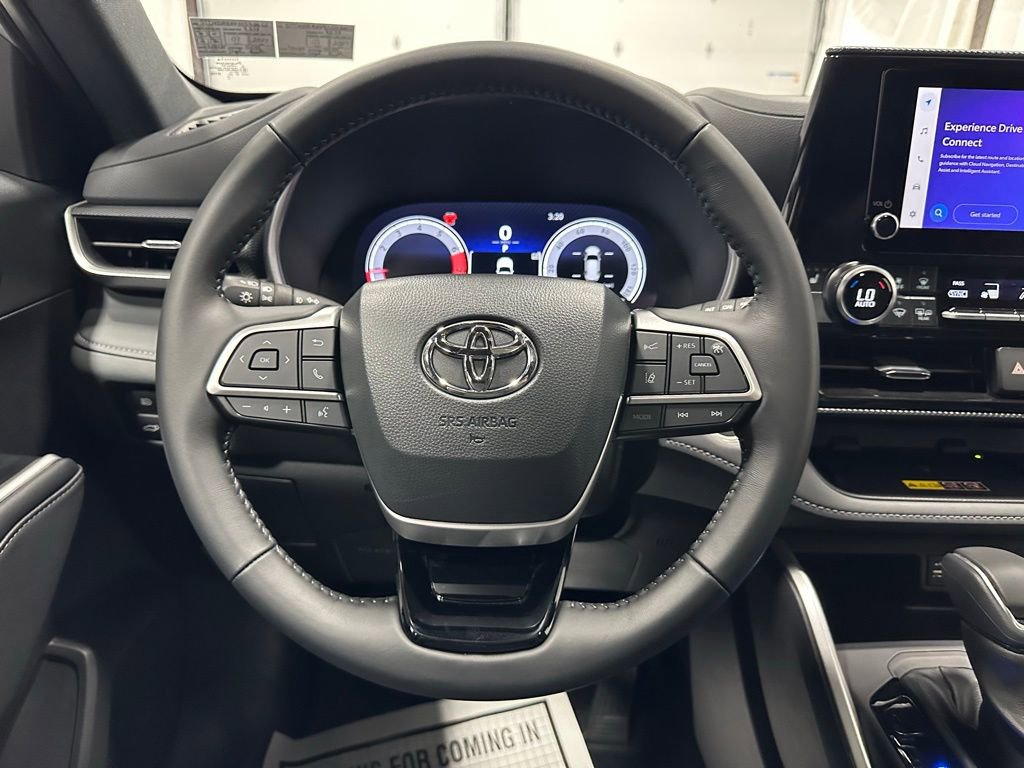 Used 2025 Toyota Highlander XSE image 18