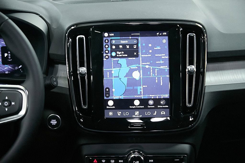 New 2026 Volvo XC40 B5 Ultra w/ Climate Package image 24