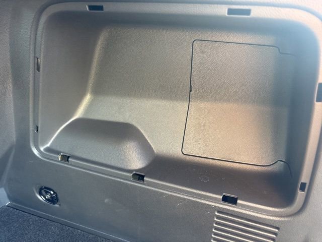 Used 2022 Chevrolet Trax LT w/ LT Convenience Package image 14