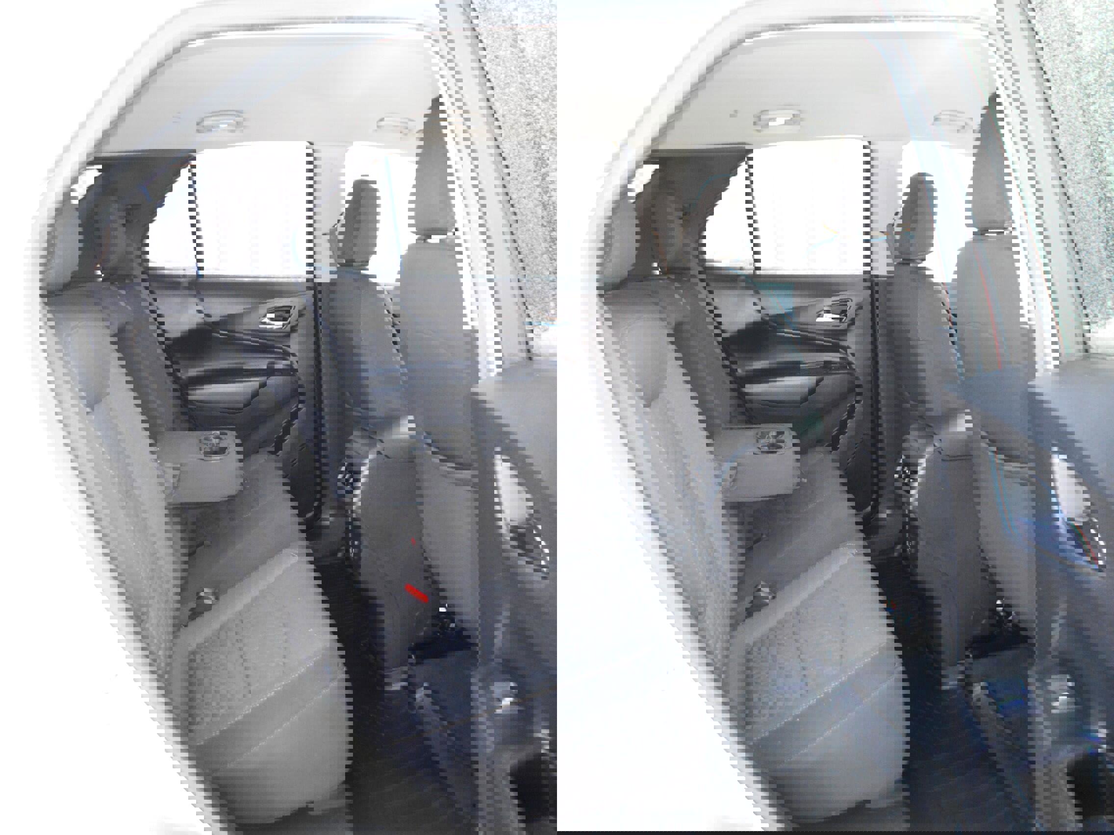 Used 2019 Chevrolet Equinox LT w/ Driver Convenience Package image 22