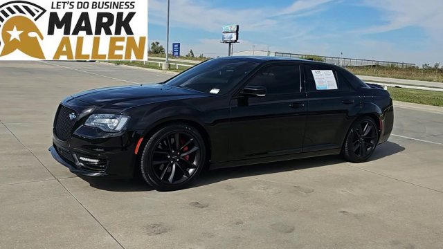Used 2023 Chrysler 300 C RWD image 4