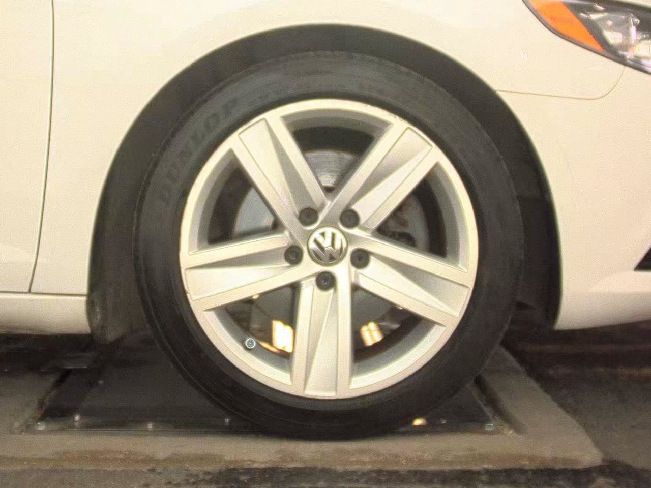 Used 2013 Volkswagen CC Sport FWD image 7