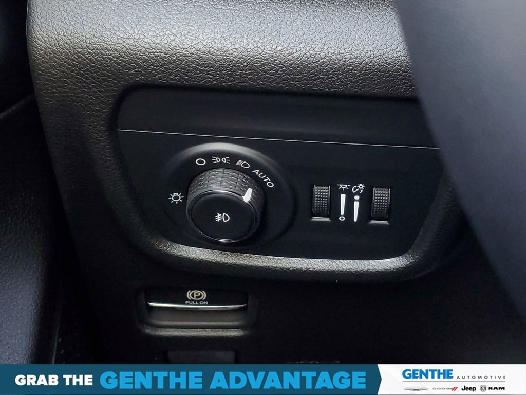 Certified 2024 Jeep Grand Cherokee Limited image 15