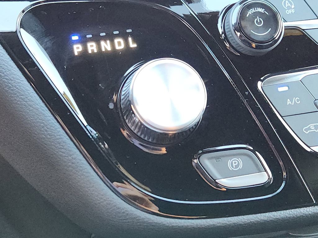 New 2026 Chrysler Pacifica Select w/ S Appearance Package image 25