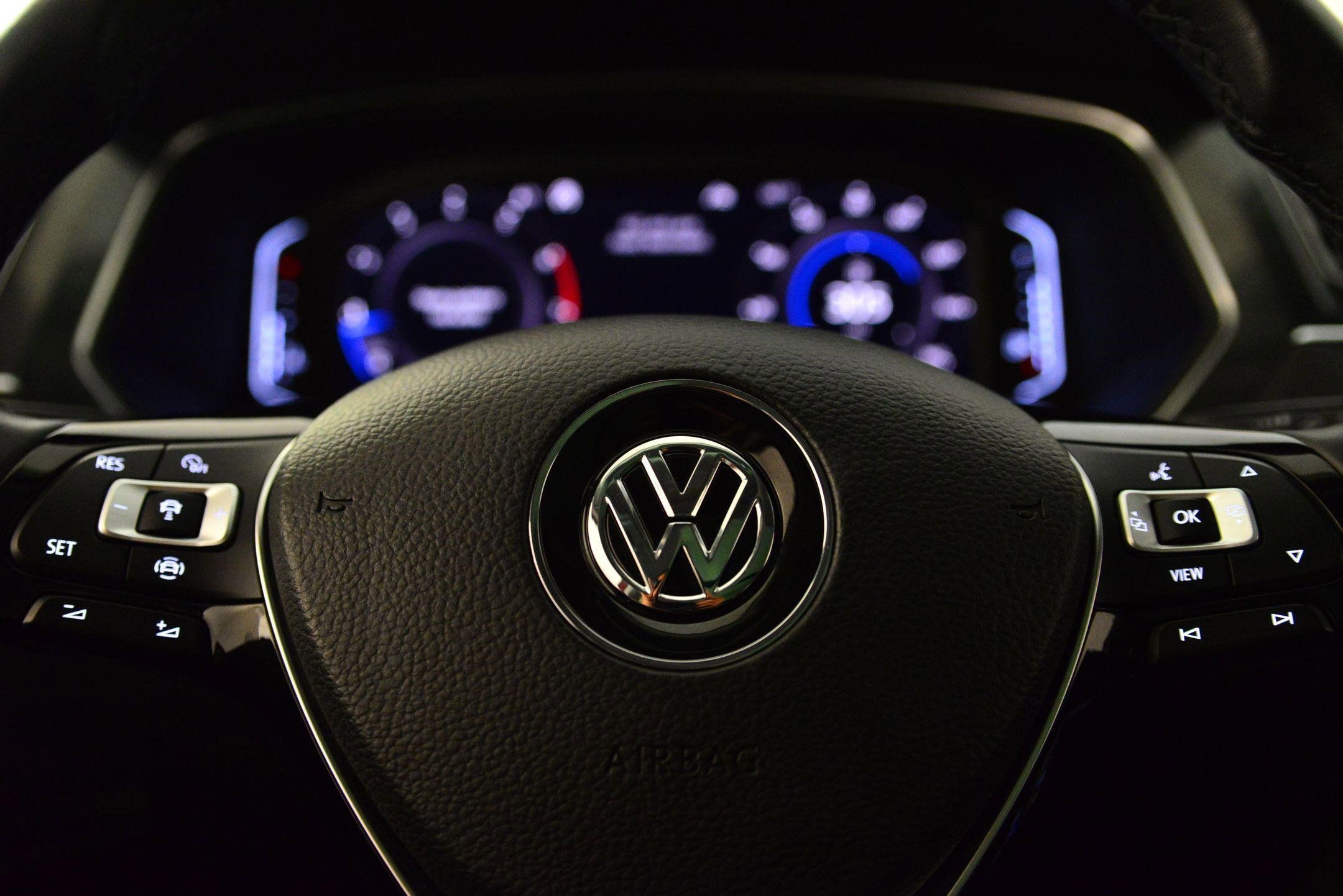 Used 2019 Volkswagen Tiguan SEL Premium image 15