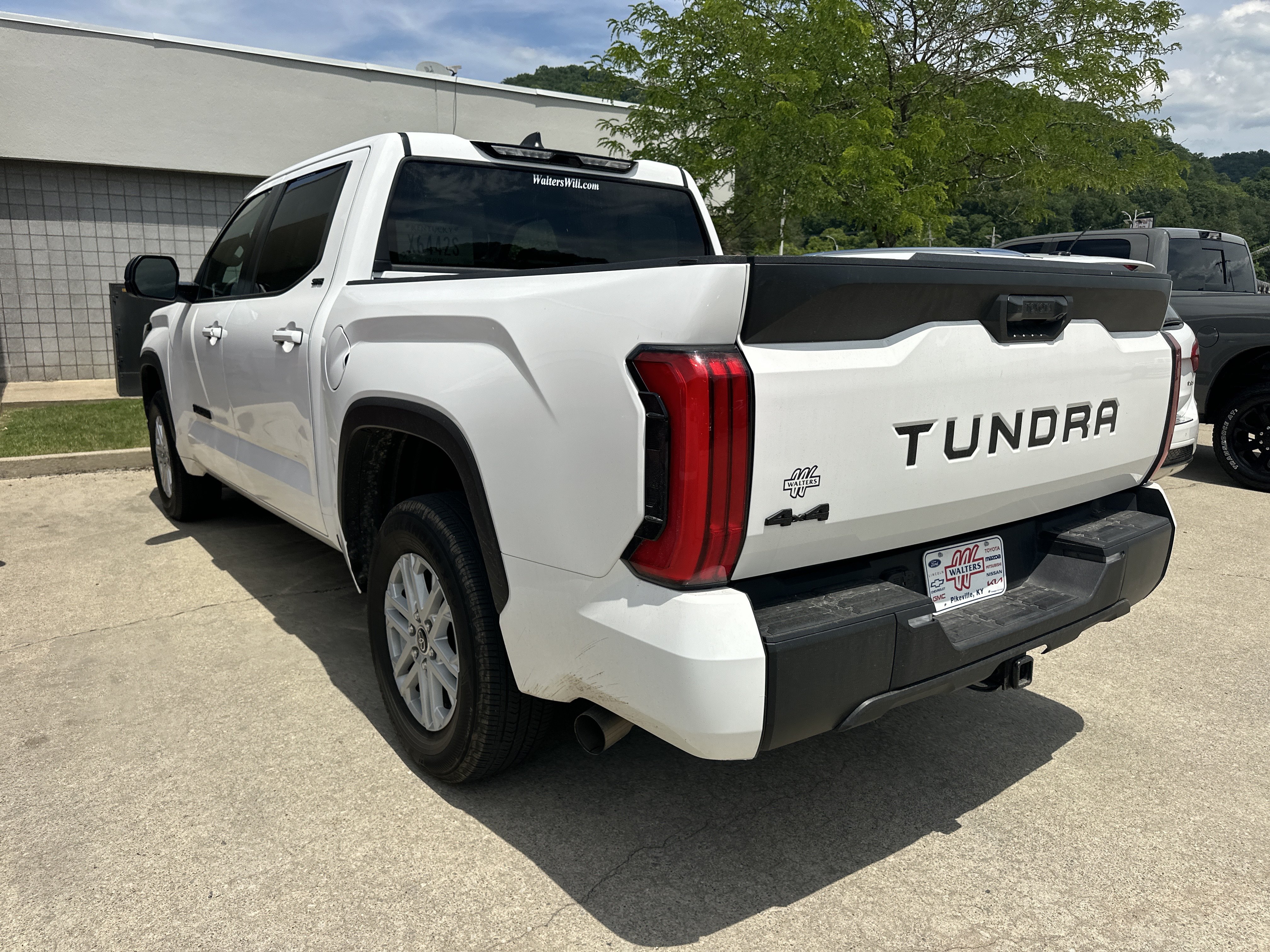 Used 2024 Toyota Tundra SR5 w/ SR5 Premium Package AWD/4WD image 4