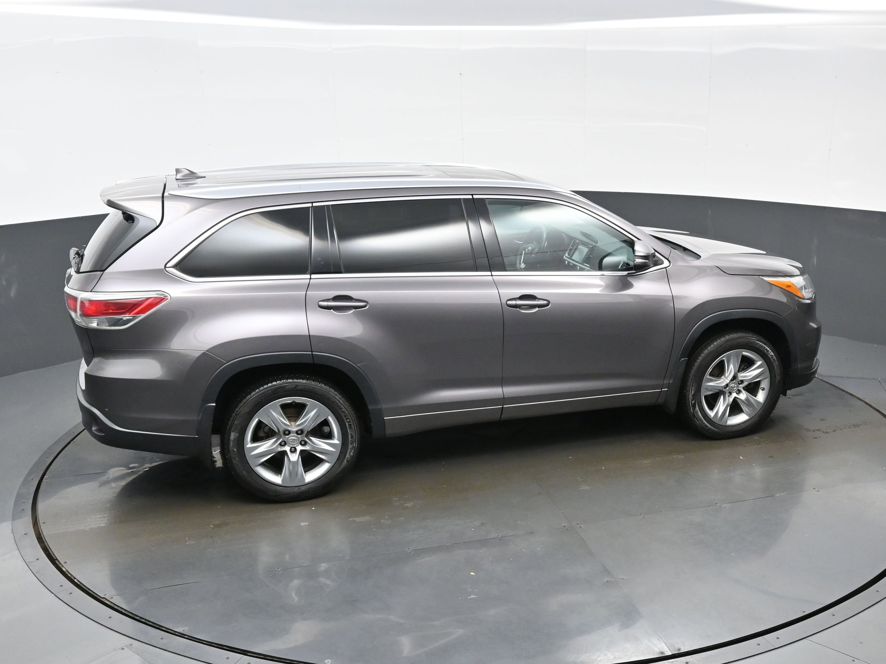 Used 2015 Toyota Highlander Limited image 43