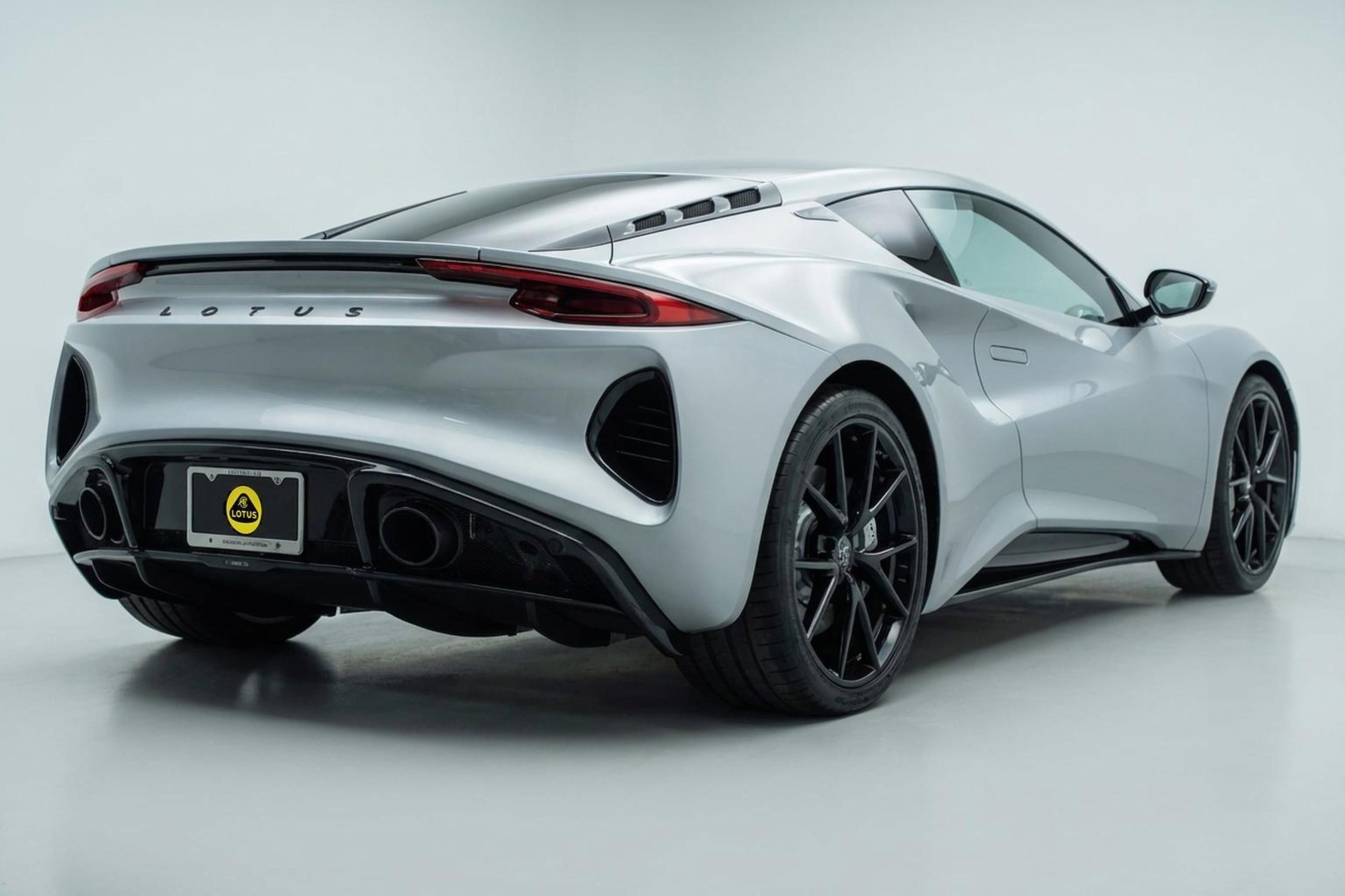 New 2026 Lotus Emira SE image 3