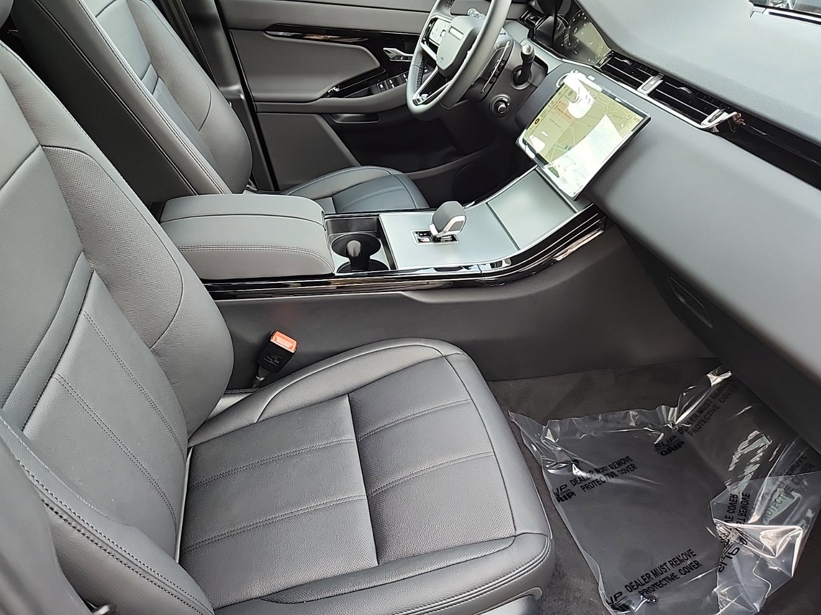 Used 2025 Land Rover Range Rover Evoque S image 3