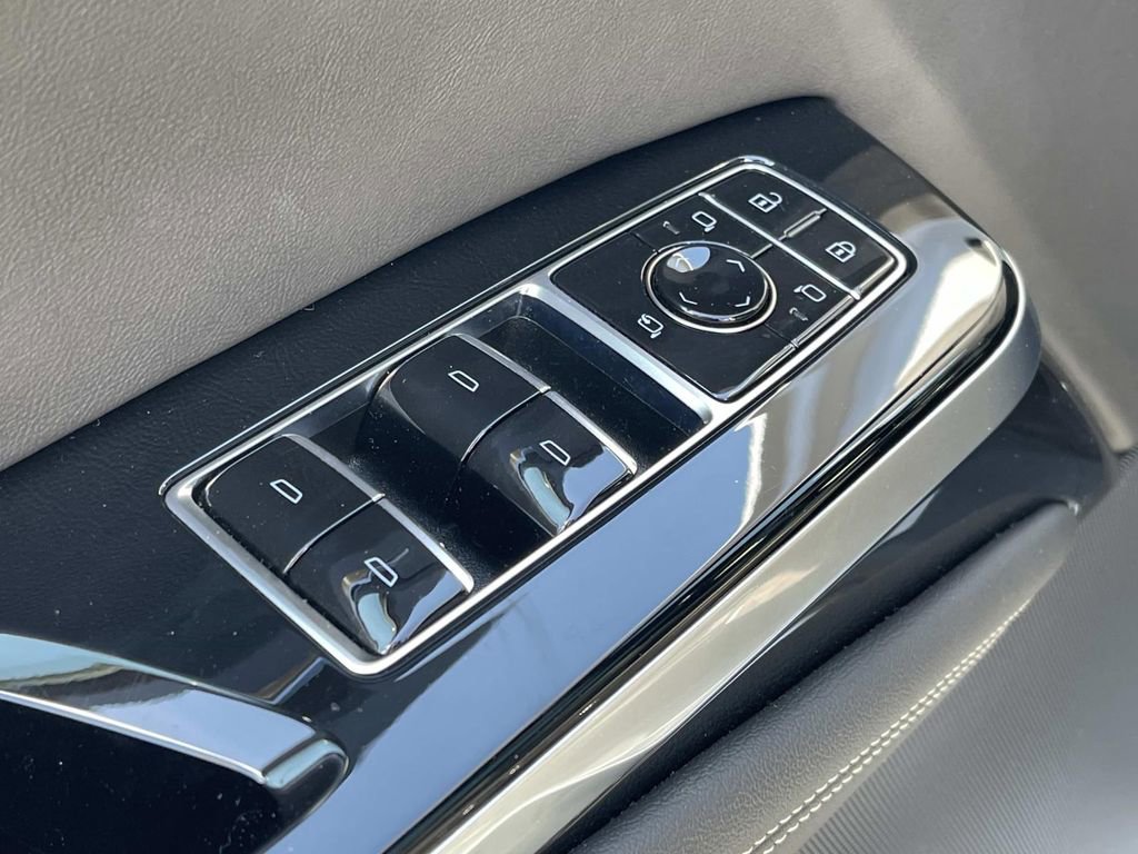 Certified 2025 Cadillac Escalade Sport AWD/4WD image 28