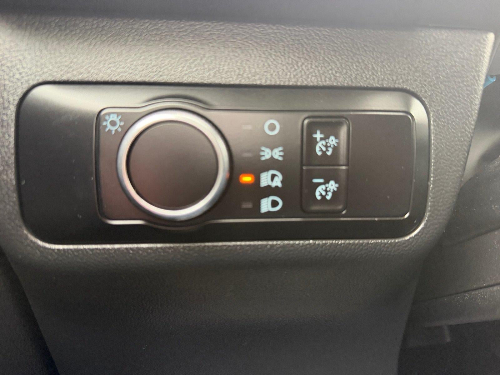 Used 2025 Ford Escape Active AWD/4WD image 18