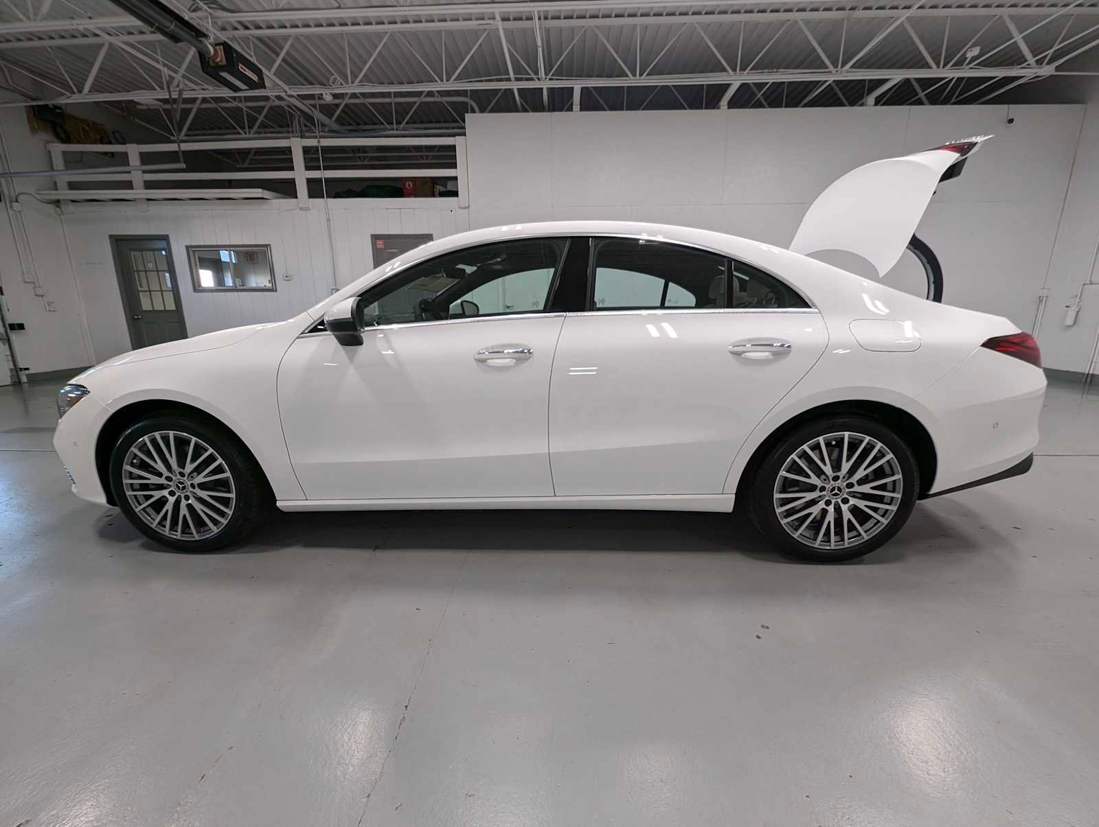 Used 2025 Mercedes-Benz CLA 250 4MATIC image 11