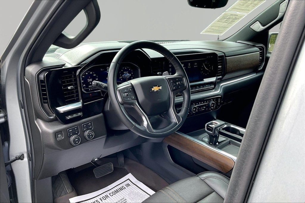 Used 2023 Chevrolet Silverado 1500 High Country w/ Technology Package AWD/4WD image 21