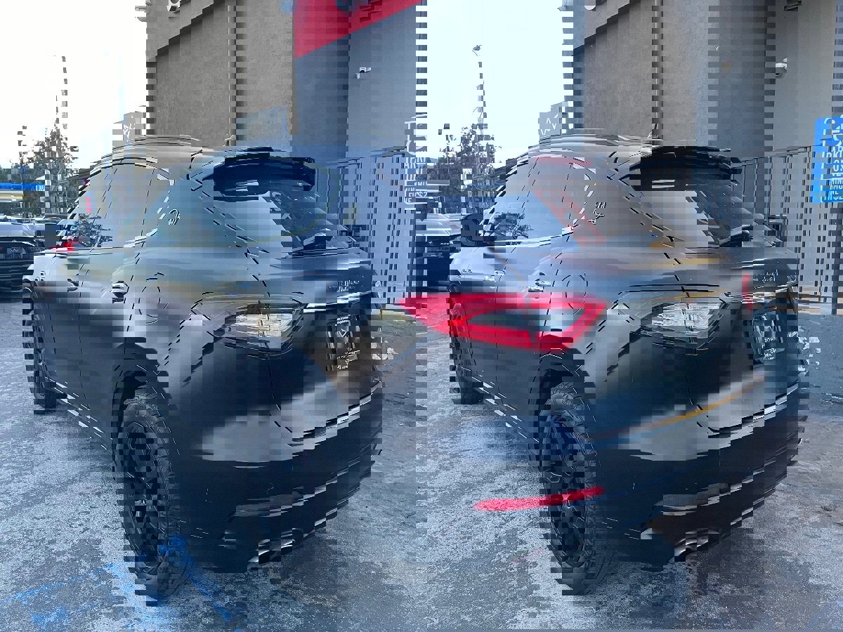 Used 2017 Maserati Levante w/ Sport Package image 7