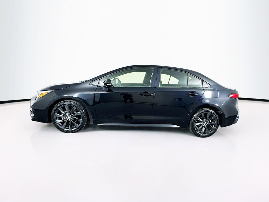 Used 2025 Toyota Corolla SE FWD image 6