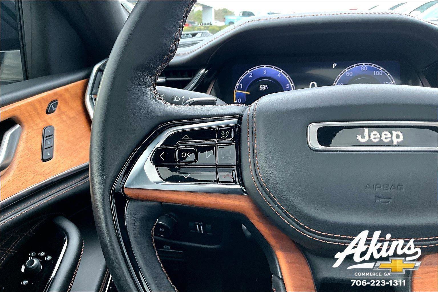 Used 2023 Jeep Grand Cherokee L Summit image 9