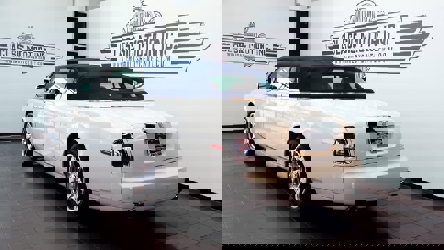 Used 2011 Rolls-Royce Phantom Drophead Coupe image 13