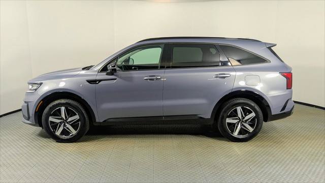 Used 2023 Kia Sorento S w/ Panoramic Sunroof Package FWD image 3