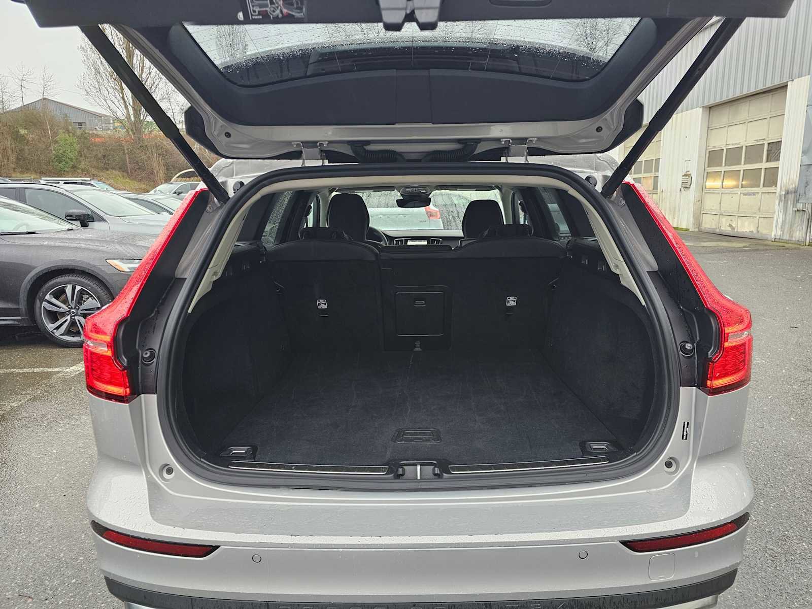 Certified 2025 Volvo V60 B5 Cross Country Plus image 15