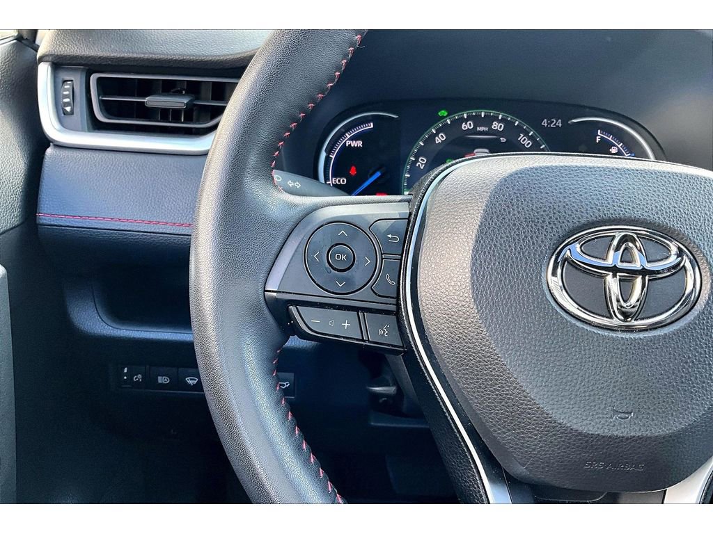 Used 2022 Toyota RAV4 SE w/ Weather & Moonroof Package AWD/4WD image 18