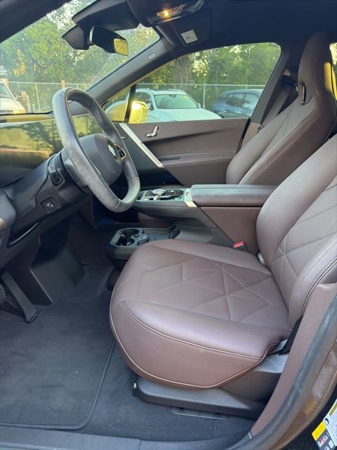 Used 2026 BMW iX xDrive45 w/ Premium Package AWD/4WD image 11