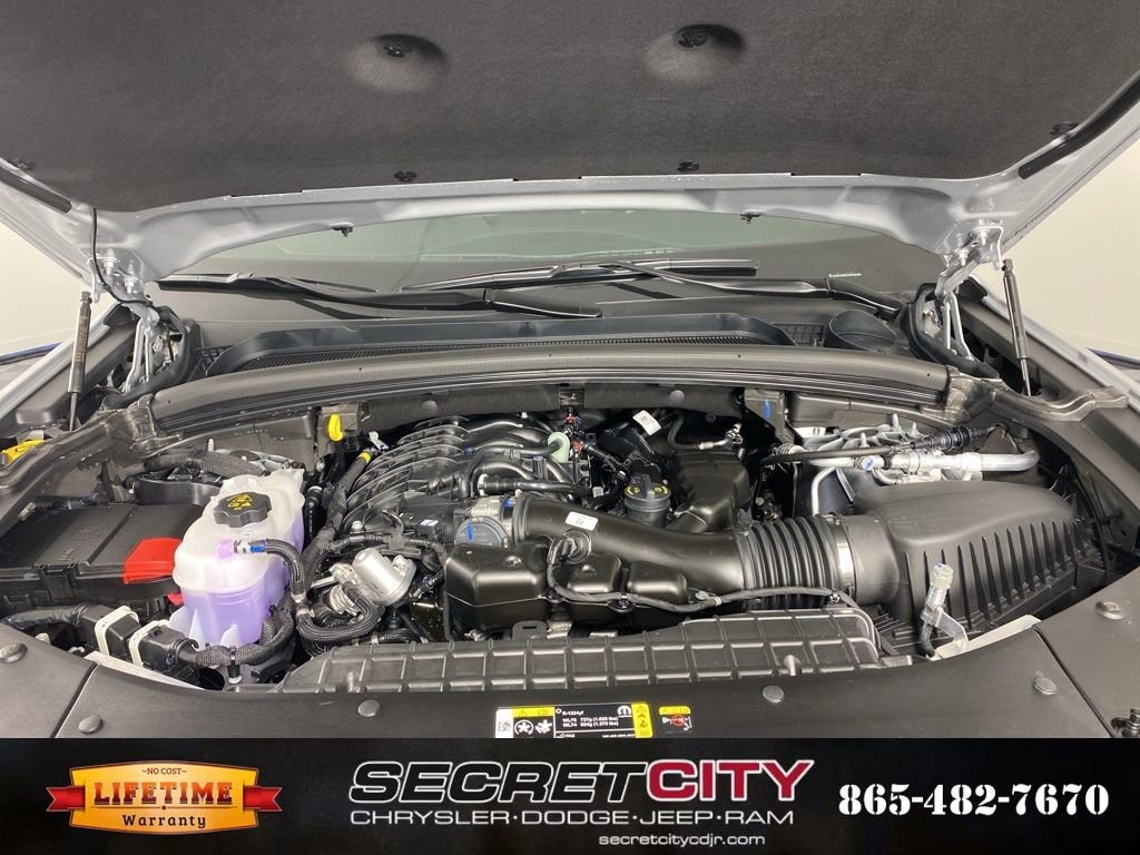 New 2025 Jeep Grand Cherokee Limited w/ Black Appearance Package image 36