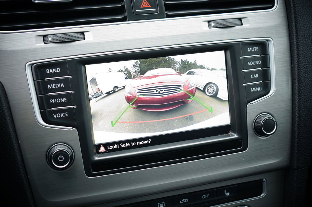 Used 2016 Volkswagen Golf SE w/ Lighting Package image 16