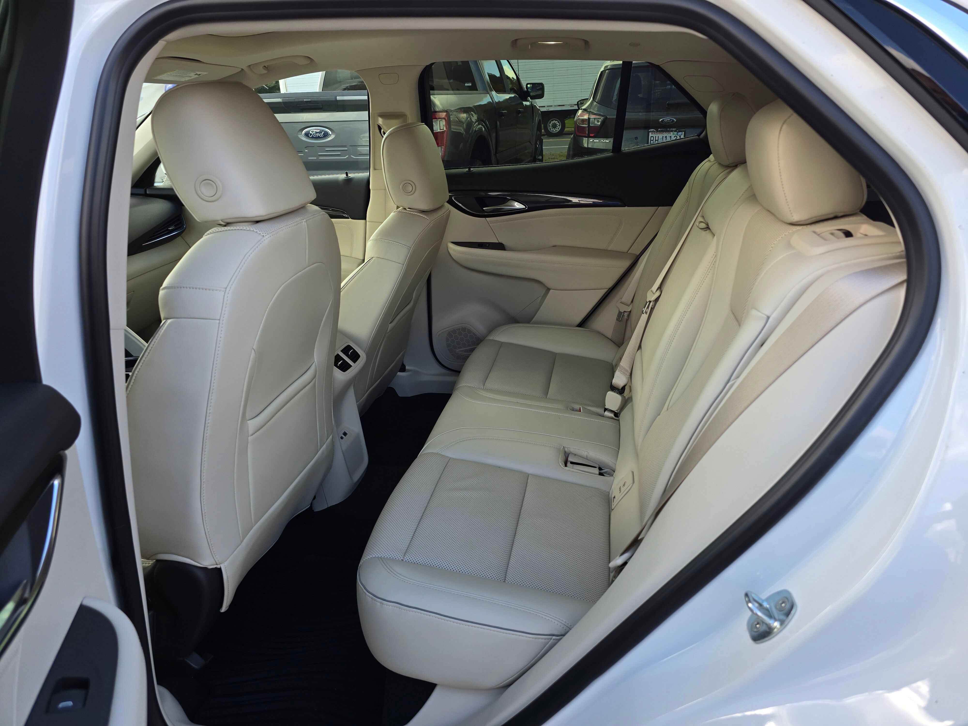 Used 2022 Buick Envision Essence w/ Technology Package I AWD/4WD image 16