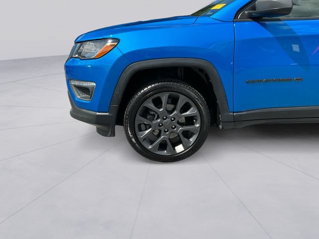 Used 2021 Jeep Compass Latitude w/ Sun and Sound Group AWD/4WD image 9