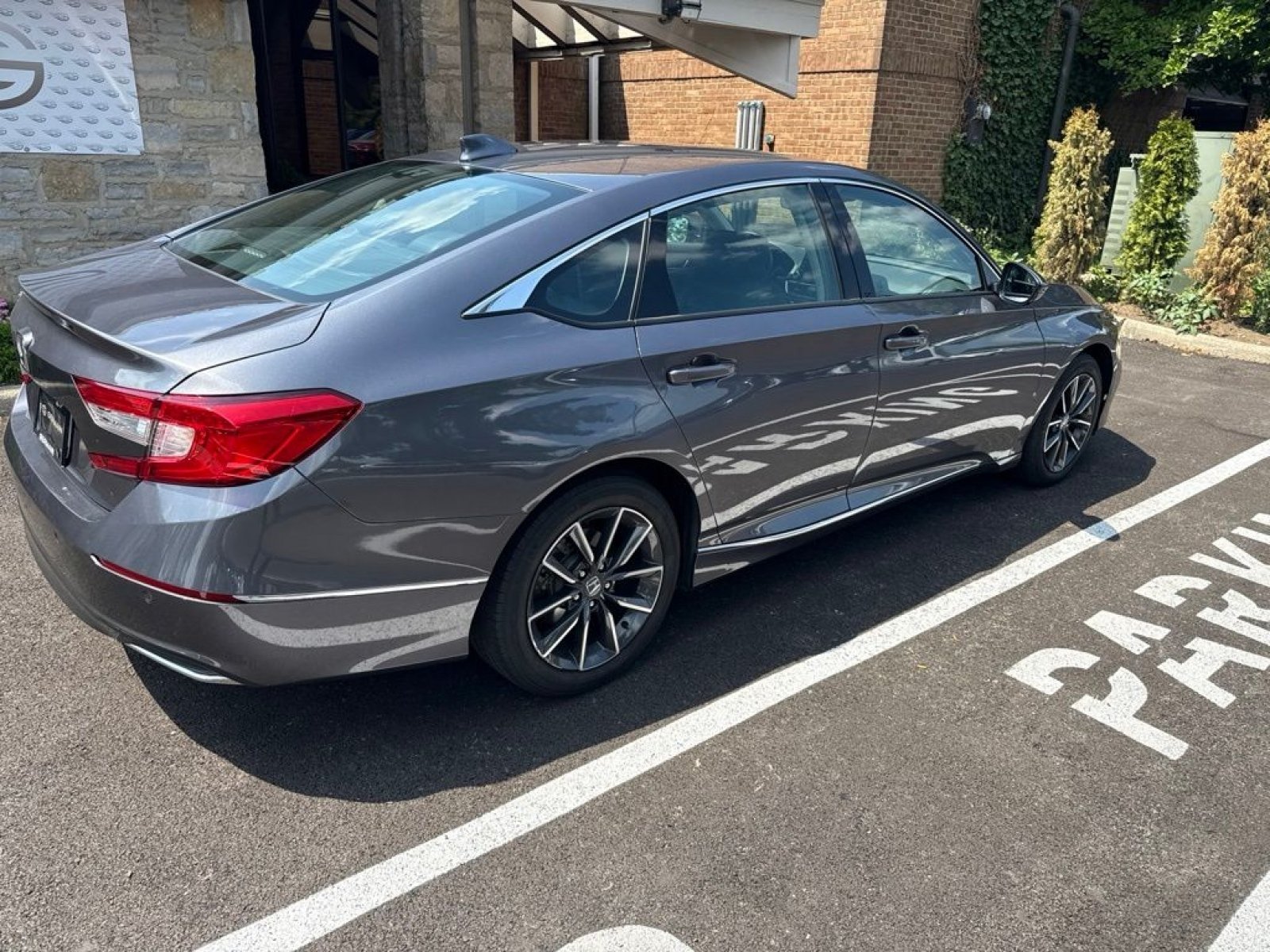 Used 2021 Honda Accord EX-L image 7