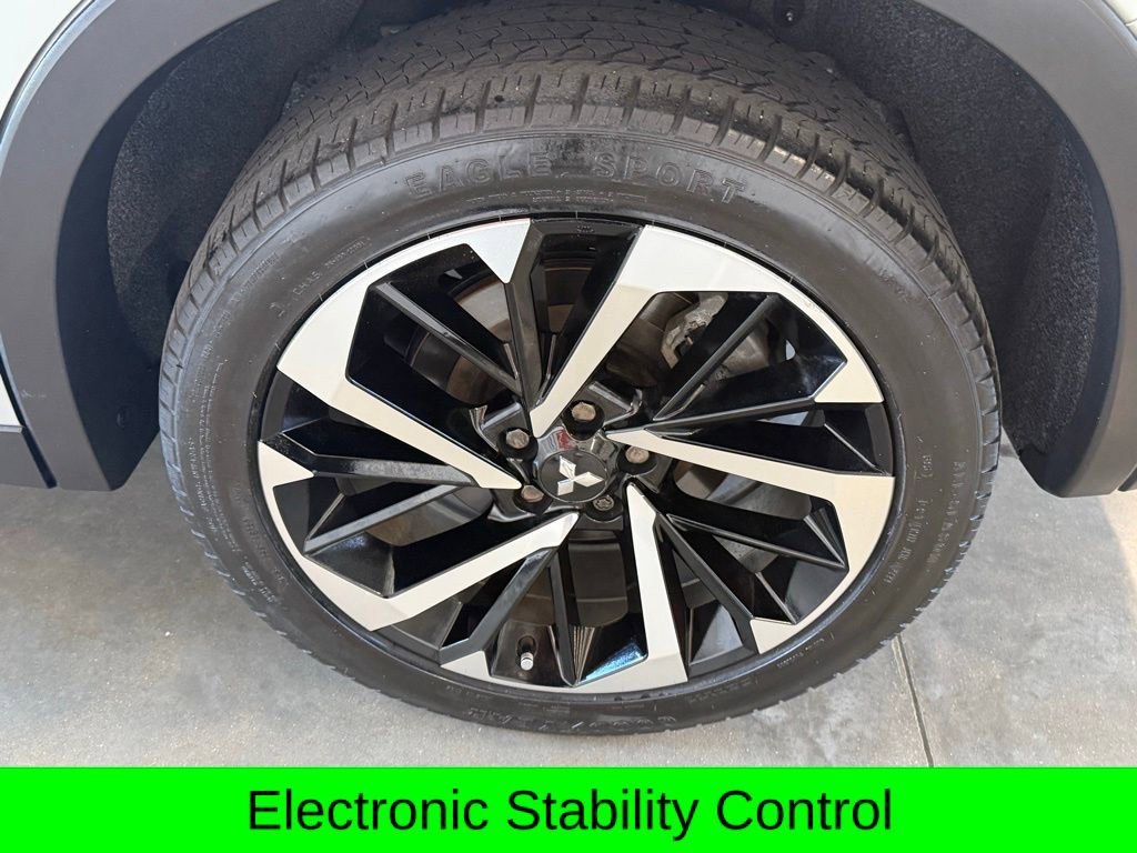 Used 2022 Mitsubishi Outlander SE image 10