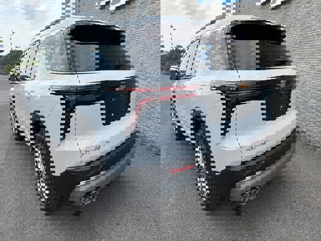 New 2026 Chevrolet Traverse LT w/ LPO, Floor Liner Package image 5