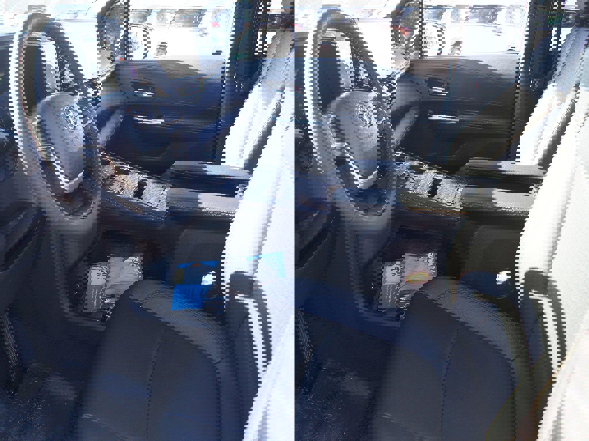 Used 2025 Toyota Sienna XLE Woodland Edition image 14