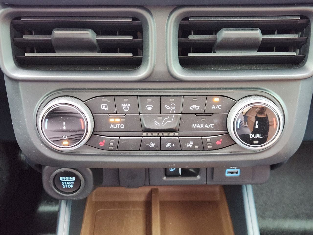 Used 2024 Ford Maverick Lariat FWD image 16