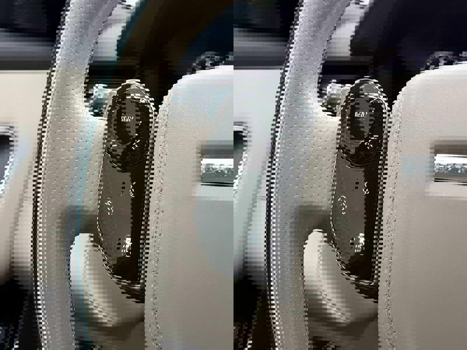 Used 2019 Land Rover Range Rover Velar R-Dynamic HSE image 16