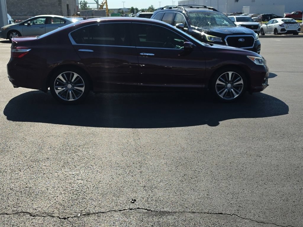 Used 2016 Honda Accord EX image 9