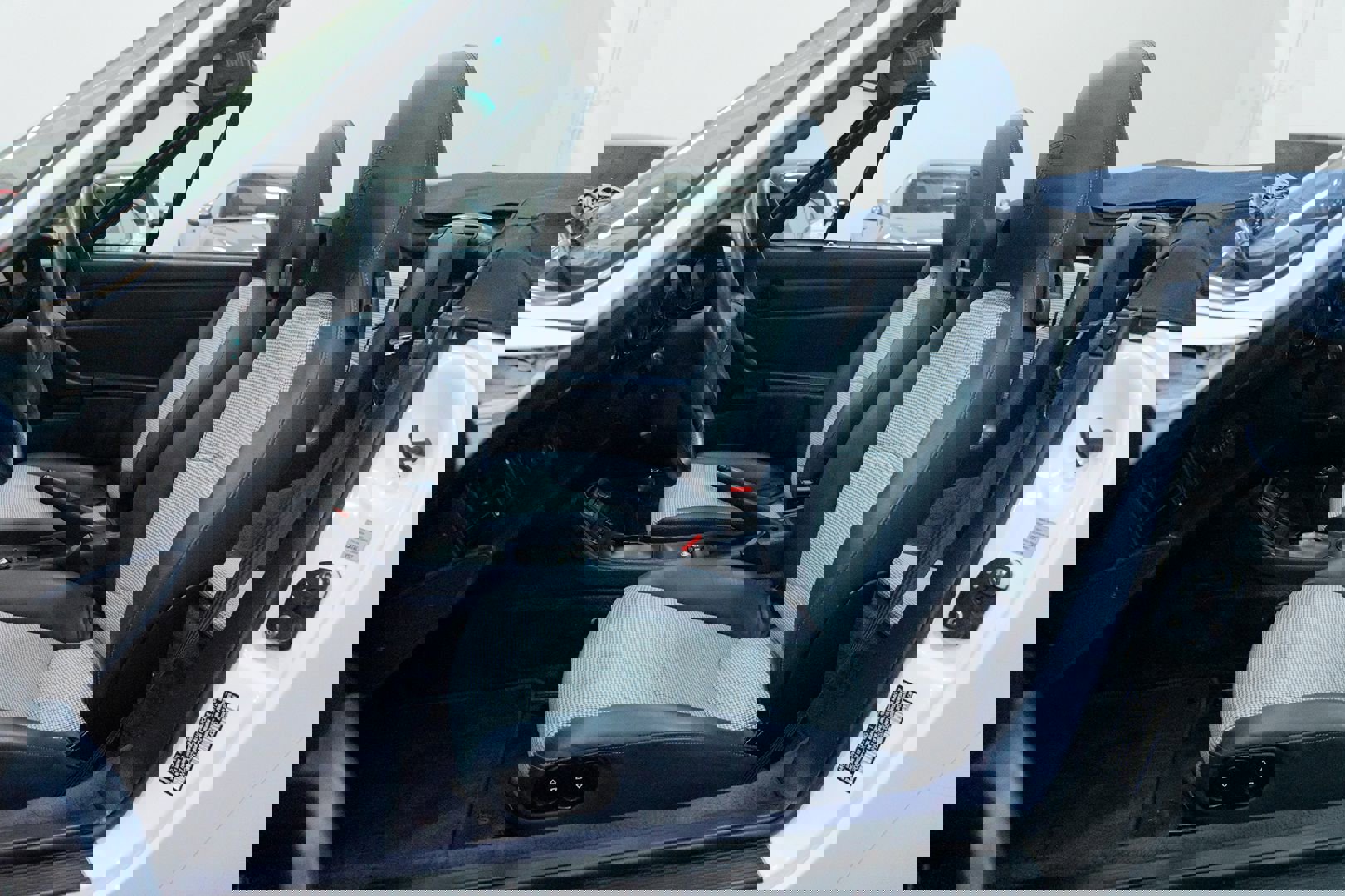 Used 1997 Porsche 911 Cabriolet image 19