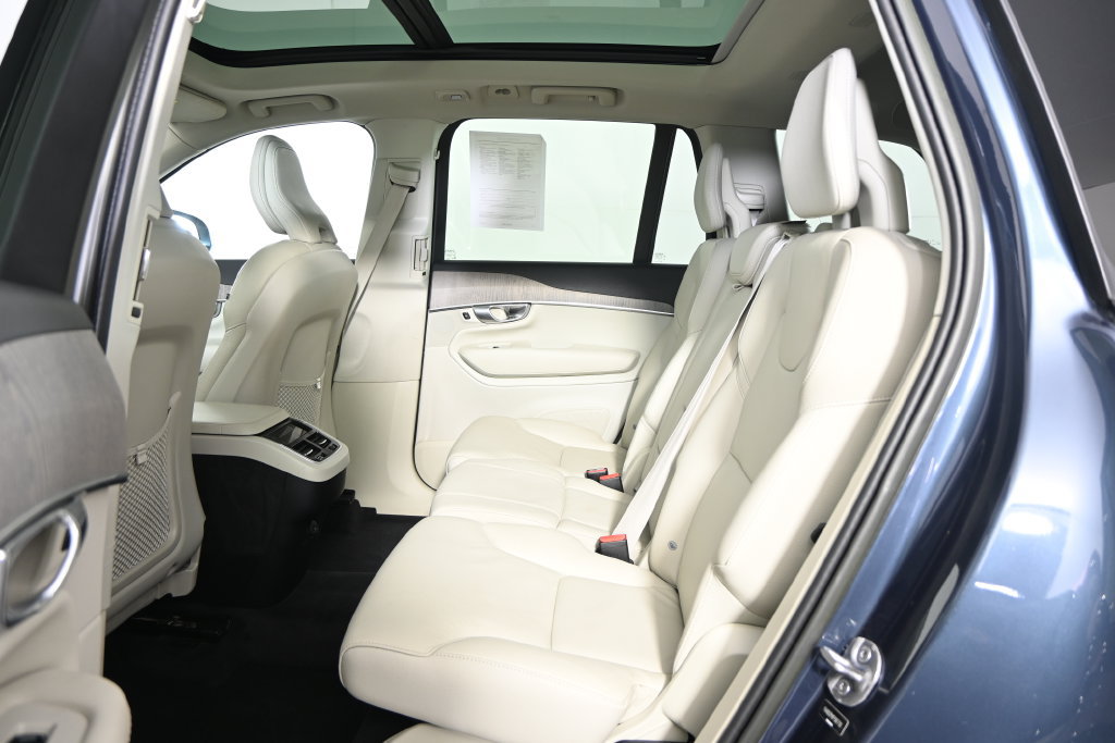Used 2023 Volvo XC90 B6 Plus w/ Protection Package Premier AWD/4WD image 18