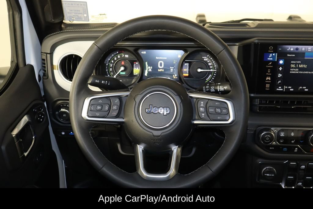 Used 2025 Jeep Wrangler Unlimited Sahara AWD/4WD image 7