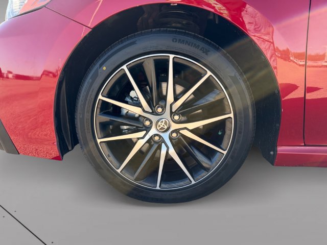 Used 2024 Toyota Camry SE FWD image 9
