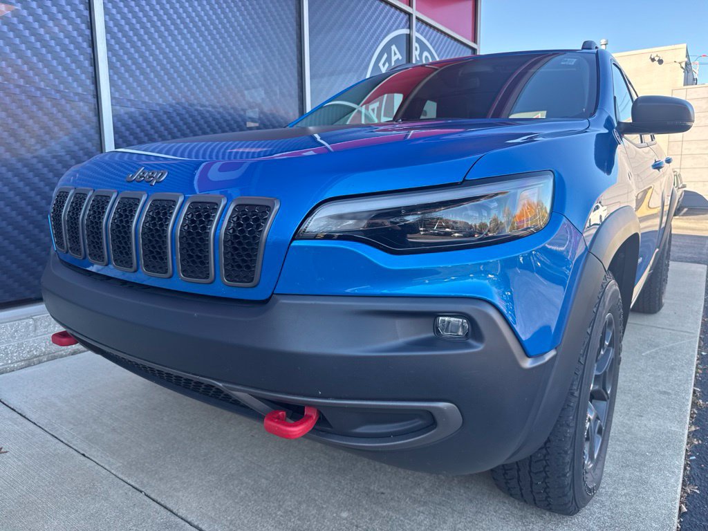Used 2020 Jeep Cherokee Trailhawk w/ Cold Weather Group AWD/4WD image 18