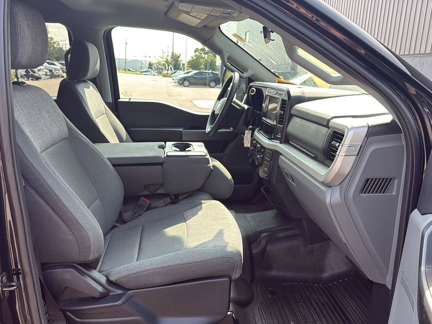 Used 2025 Ford F250 XLT w/ FX4 Off-Road Package AWD/4WD image 12