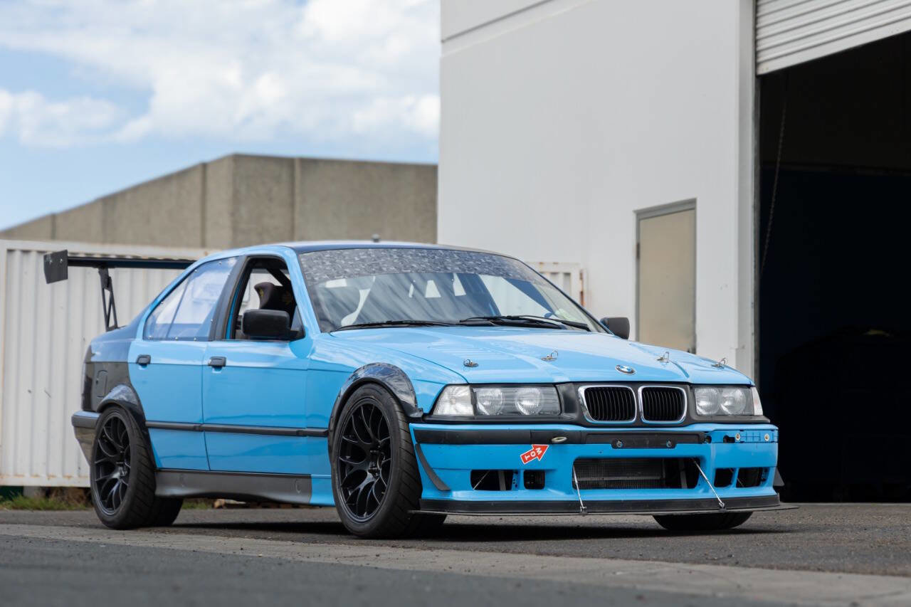 Used 1994 BMW 325i Sedan image 3