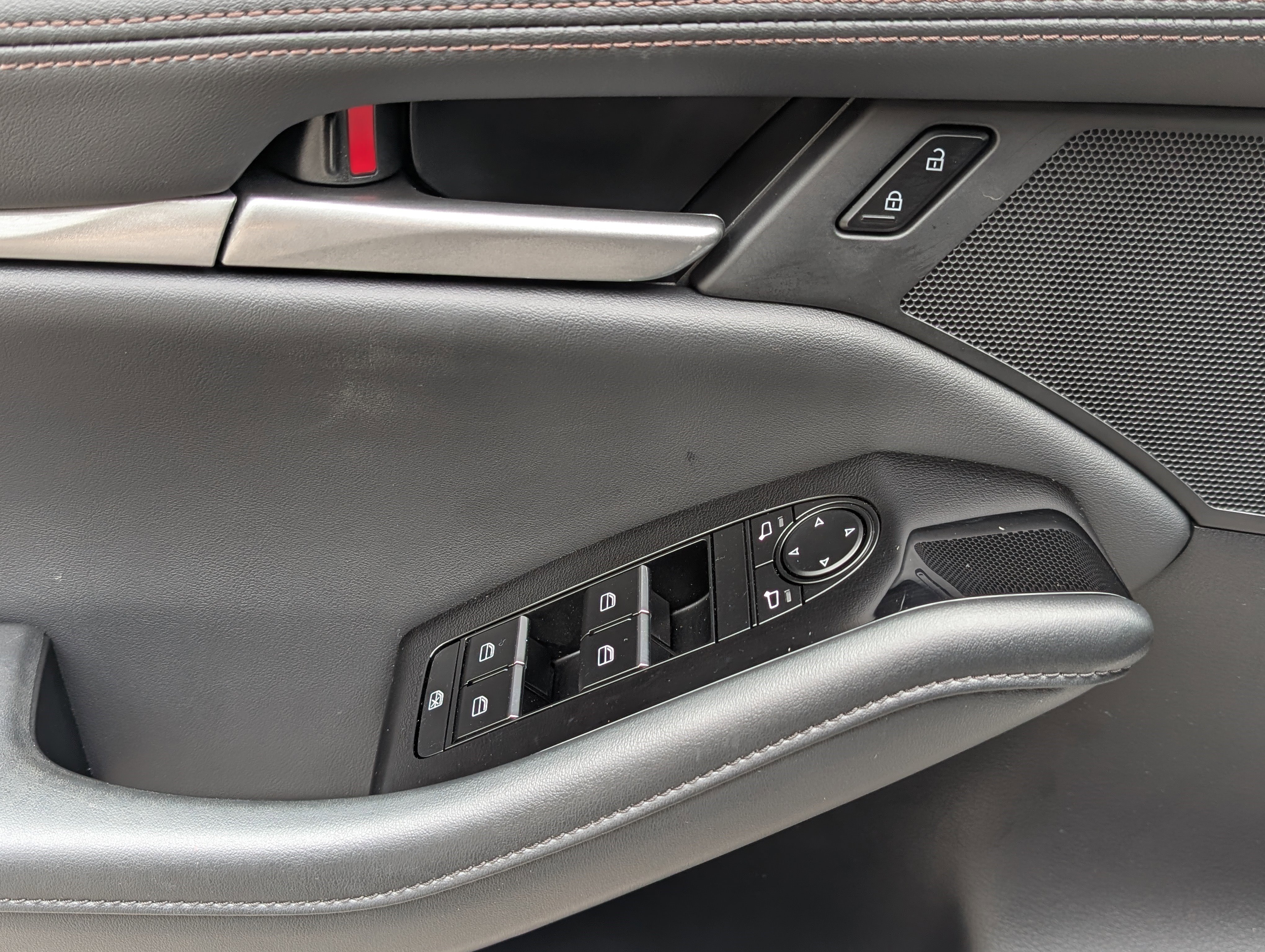 Used 2025 MAZDA MAZDA3 s image 14