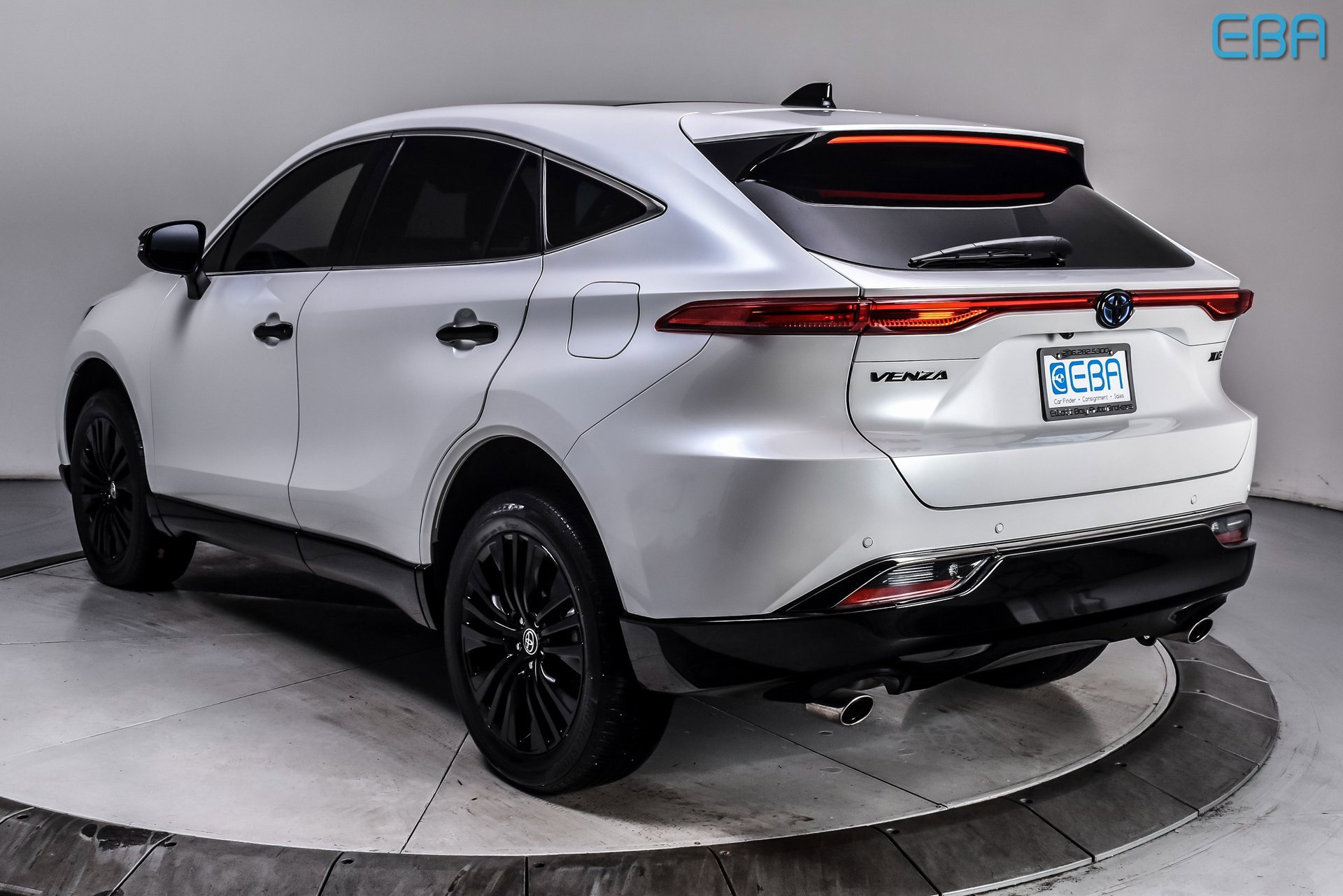 Used 2024 Toyota Venza Nightshade image 4