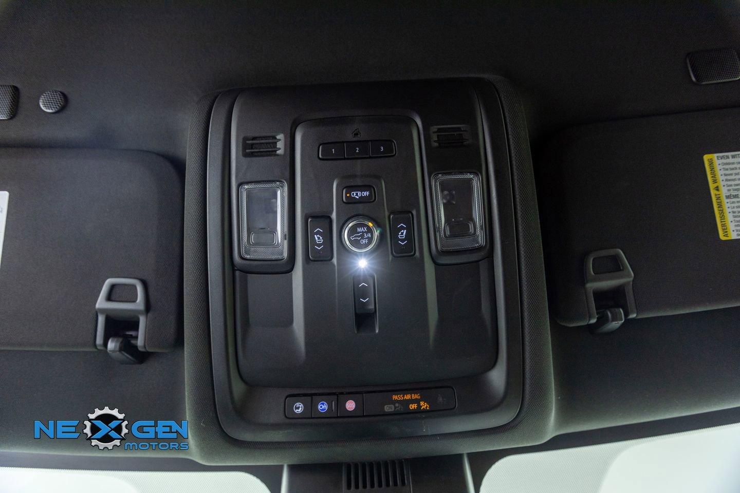 Used 2024 Chevrolet Suburban High Country w/ Advanced Technology Package image 22