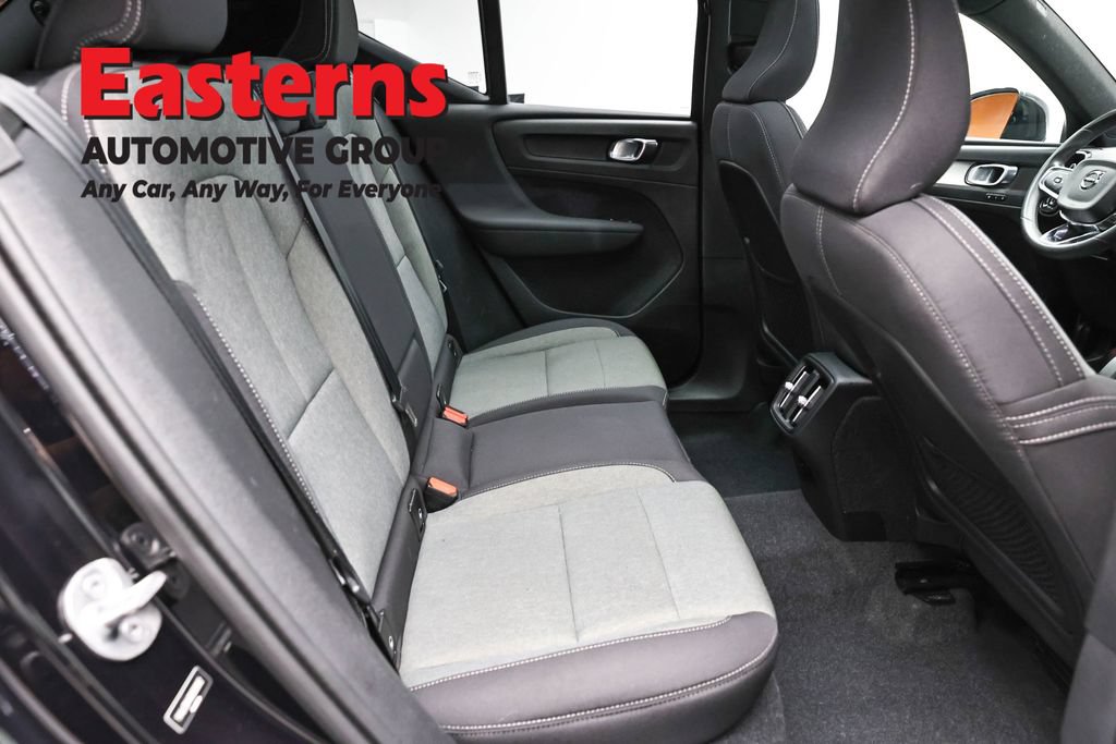 Used 2024 Volvo XC40 B5 Core AWD/4WD image 24